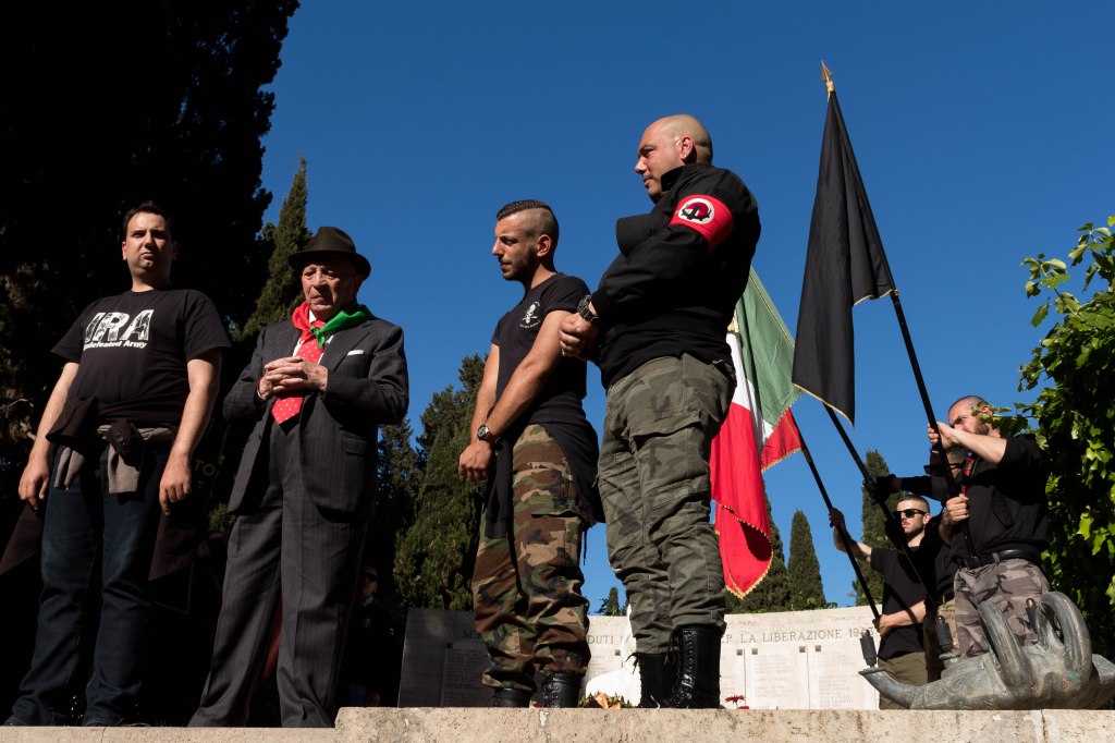 Roma: FP alla marcia di Patria Socialista per onorare la memoria dei caduti partigiani&nbsp;(Video)