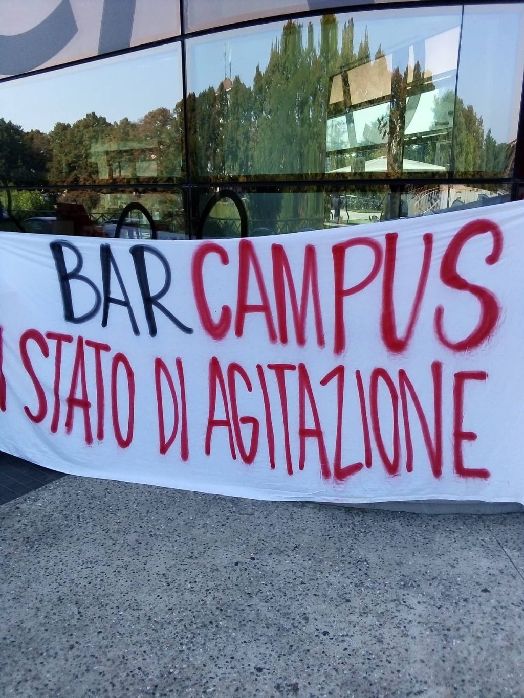 TORINO – Solidarietà ai lavoratori del bar del campus in lotta