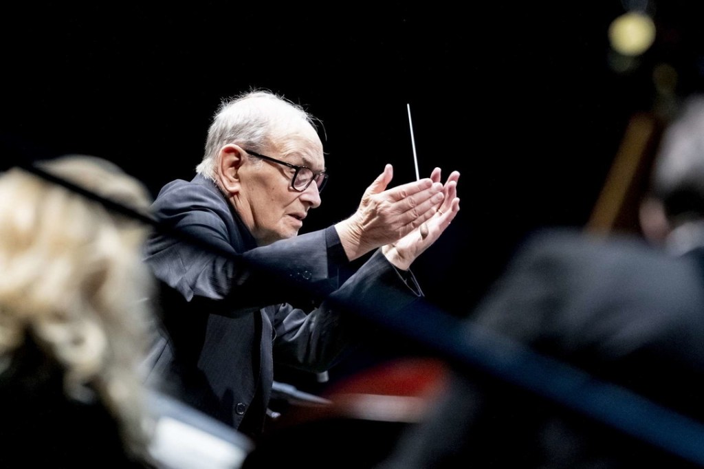 In memoria di Ennio Morricone, compositore della nostra musica, gramscianamente nazional-popolare
